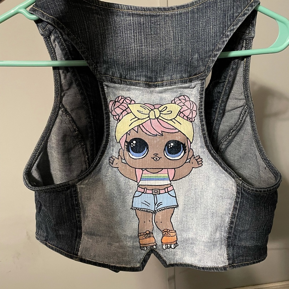 Hand painted LOL vest. Girls XL